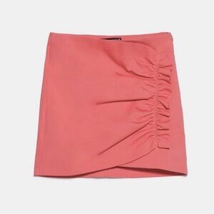 ZARA Vibrant Pink Side Ruffle Detail Asymmetrical Hemline Mini Skirt Sz XS